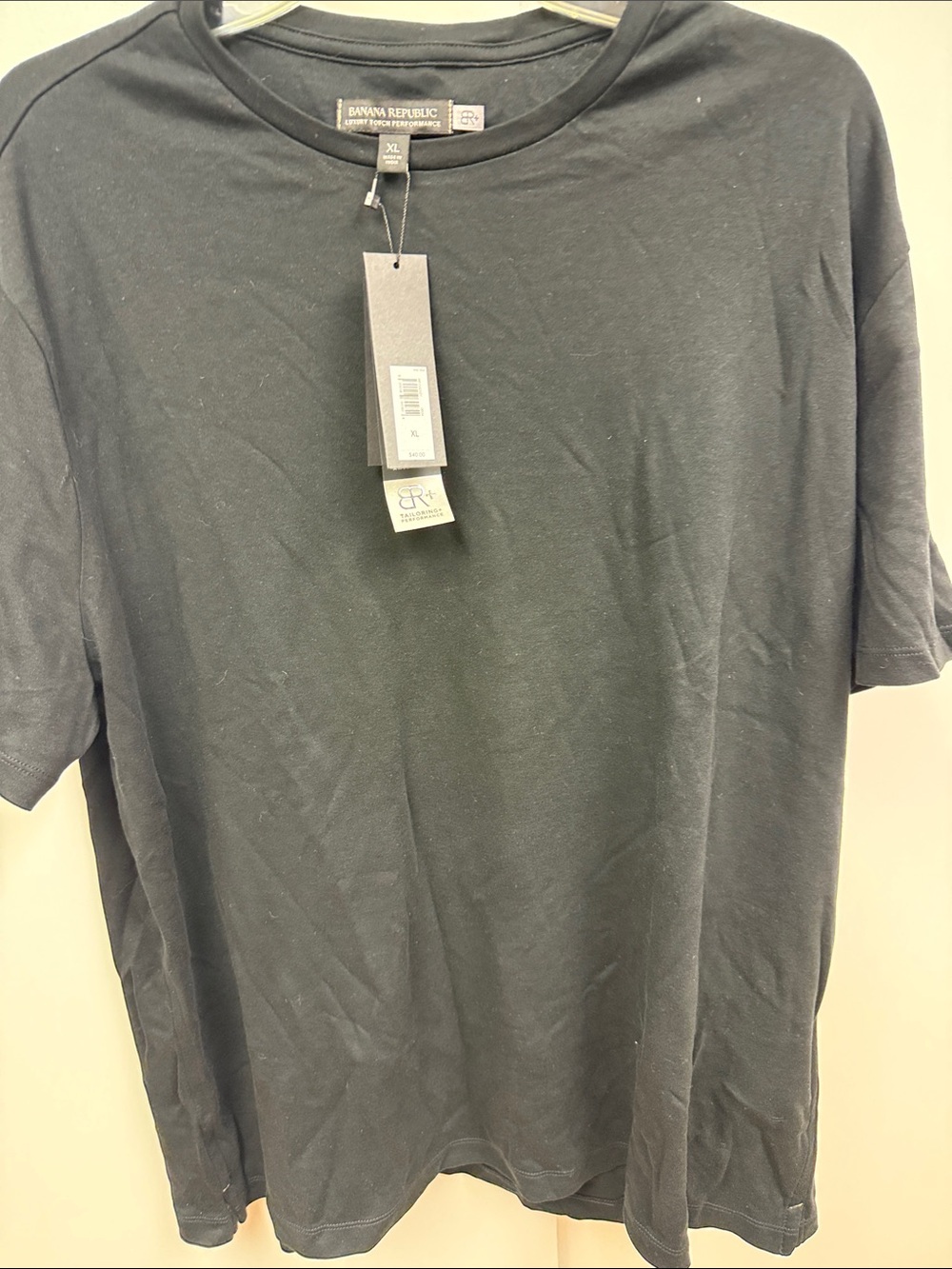Banana Republic Men's Black Crew Neck Tee with Tag